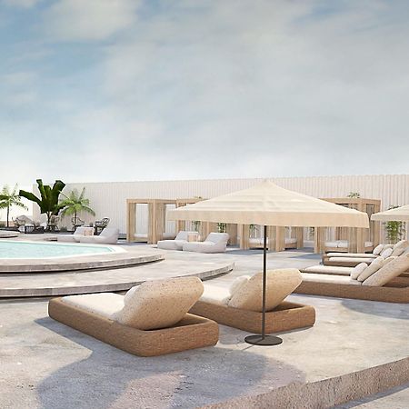 Aelia Luxury Suites Karterados  Exterior foto The rooftop pool at the hotel