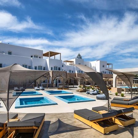 Aelia Luxury Suites Karterados  Exterior foto The hotel's pool