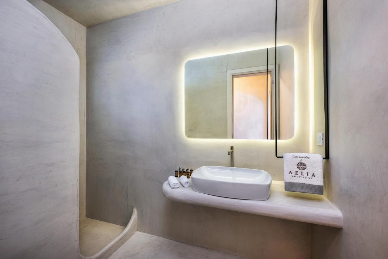 Aelia Luxury Suites Karterados  Exterior foto Bathroom